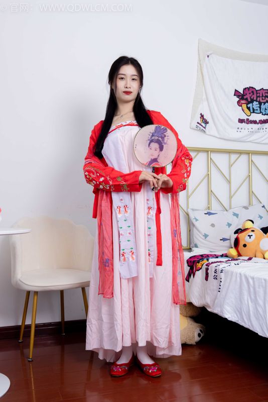 物恋传媒 NO.1872 绒绒-红衣飘飘 [180P-1V-3.84G] - 机器猫次元