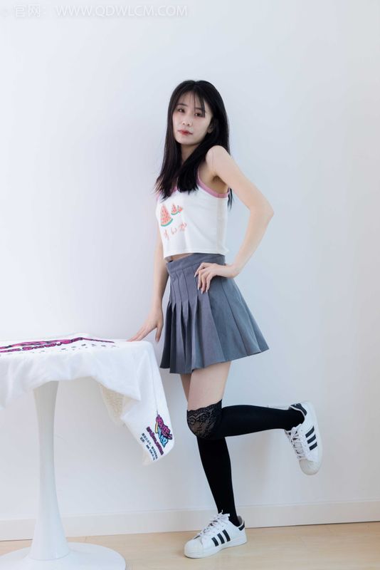 物恋传媒 NO.1922 菜菜-追风赶月 [160P-1V-4.12G] - 机器猫次元