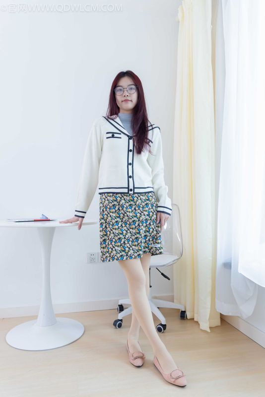 物恋传媒 NO.1931 茯苓-春日花朵 [156P-1V-4.23G] - 机器猫次元