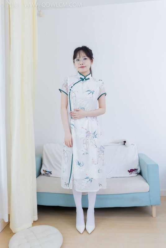 物恋传媒 NO.1960 小酒-断桥残雪 [150P-1V-3.86G] - 机器猫次元