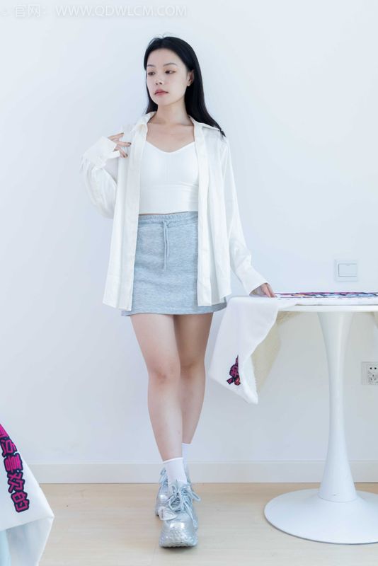 物恋传媒 NO.2051 舒舒-一地白雪 [150P] - 机器猫次元