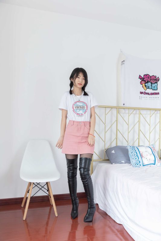 物恋传媒 NO.858 小凌-韶华花雨 [139P+1V／2.72GB]