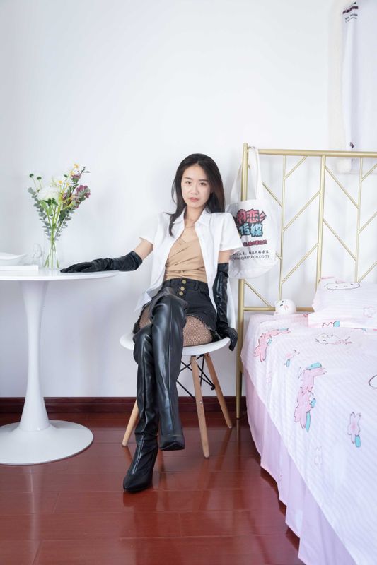 物恋传媒 NO.888 菜菜-坐看秋风 [149P+1V／3.61GB] - 机器猫次元