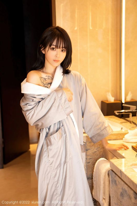 秀人网 No.4664 奶瓶. 美腿清纯大学生写真 - 机器猫次元