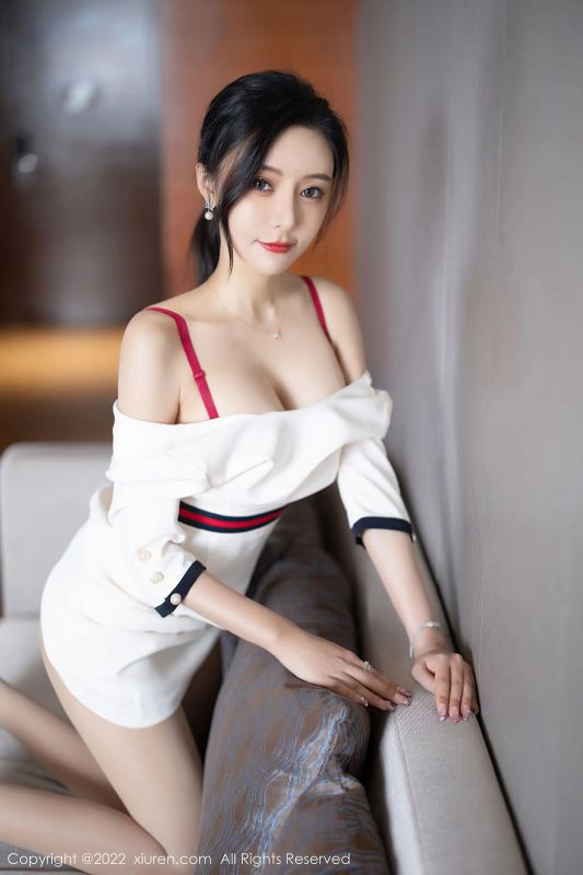 秀人网 No.4963 王馨瑶yanni 制服丝袜 - 机器猫次元