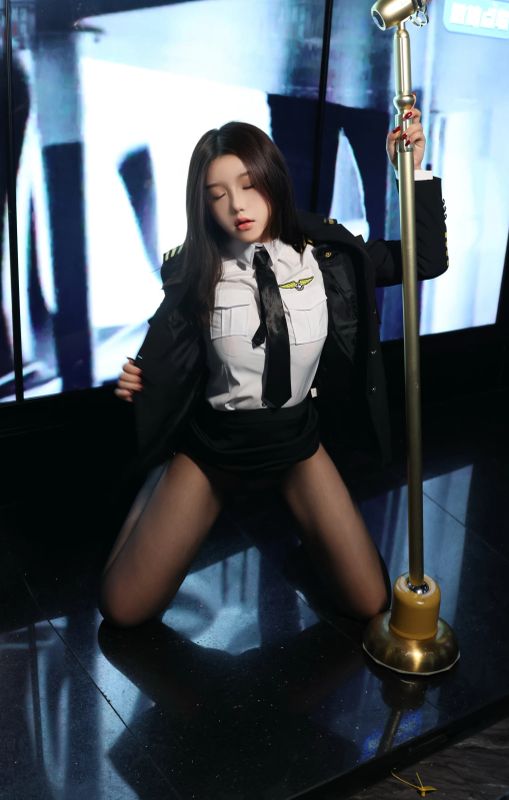 XiuRen 内购版 小薯条nienie 迷情KTV场景主题写真 [101P] - 机器猫次元