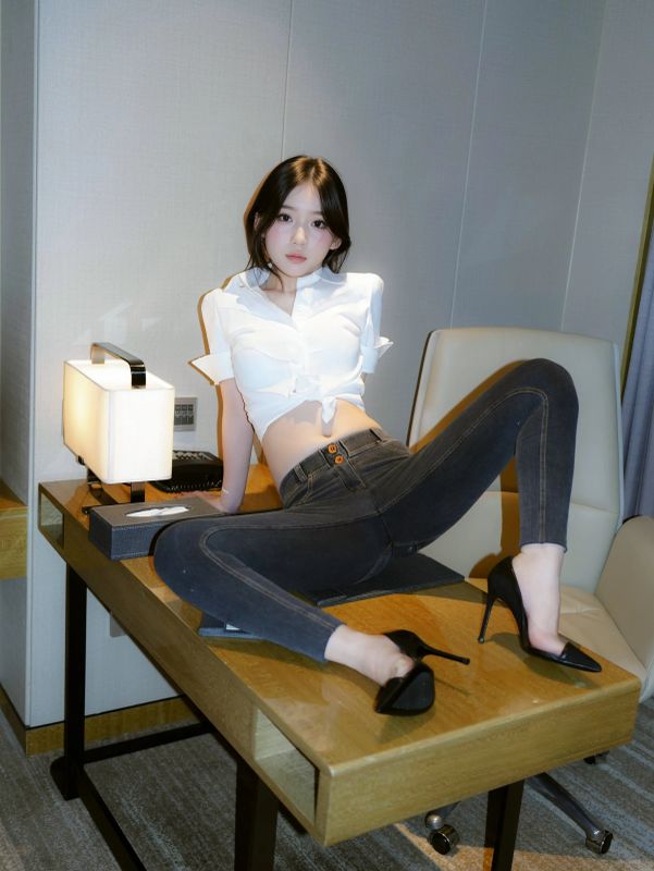 XiuRen 内购版 No.10785 汁汁 实习期女秘书 [81P] - 机器猫次元