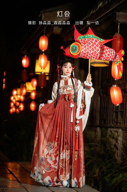 梨一依 – 《逛灯会》[22P] - 机器猫次元