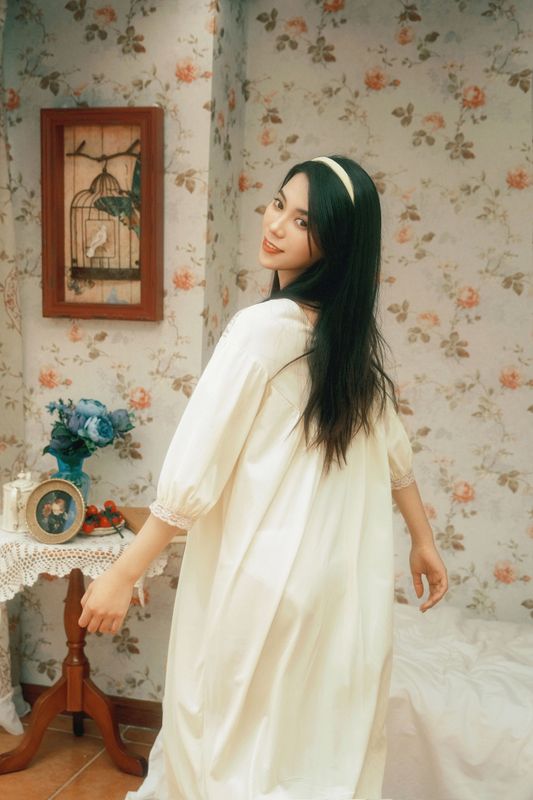 拍拍 – 《复古女孩》[15P]