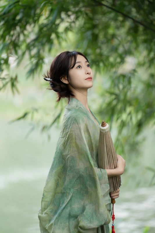 小何 – 《清冷绿色系新中式》[20P]