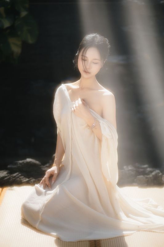 莎莎 – 《池塘边兮兮的少女》[13P] - 机器猫次元