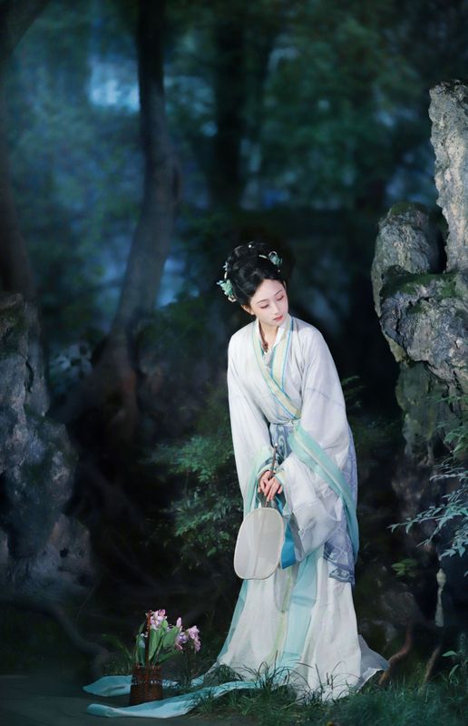 小王碎彬彬 – 《扇仙》[13P] - 机器猫次元