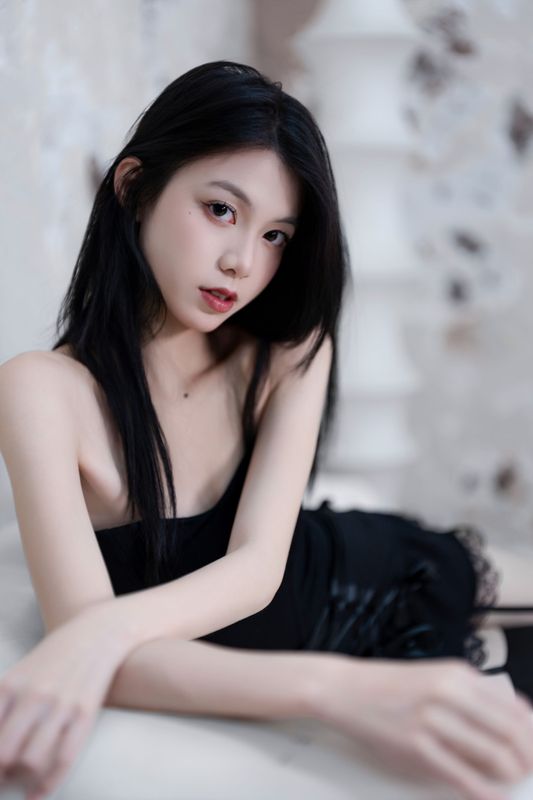 小桢同学 – 《黑裙佳人的优雅时刻》[53P] - 机器猫次元