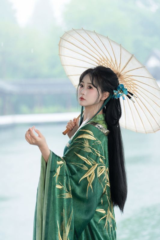 湫一只岁岁 – 《清冷》[32P] - 机器猫次元