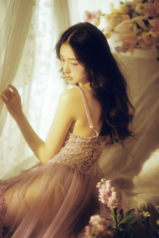 相泽希子 – 《梦幻紫》[20P]