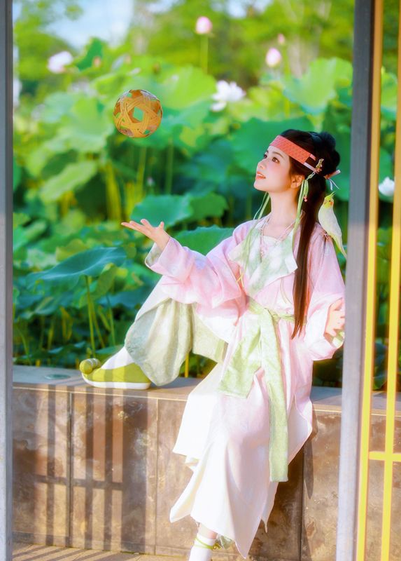 小杜同学 – 《蹴鞠少女》[57P] - 机器猫次元