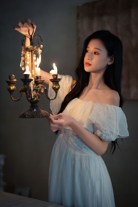 晓晓 – 《寻觅黑夜的光》[16P]