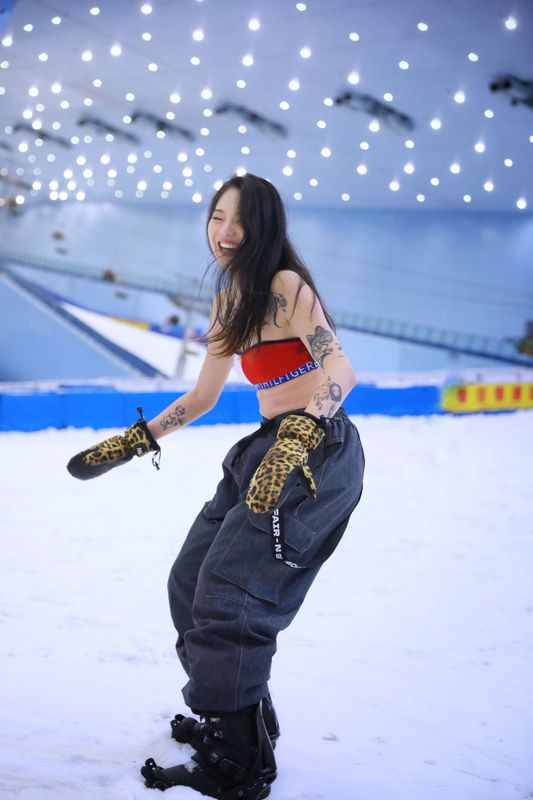 Gigi – 《雪场热辣滑手》[19P] - 机器猫次元