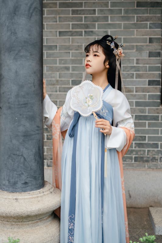 丹丹 – 《穿汉服的小女孩》[16P] - 机器猫次元