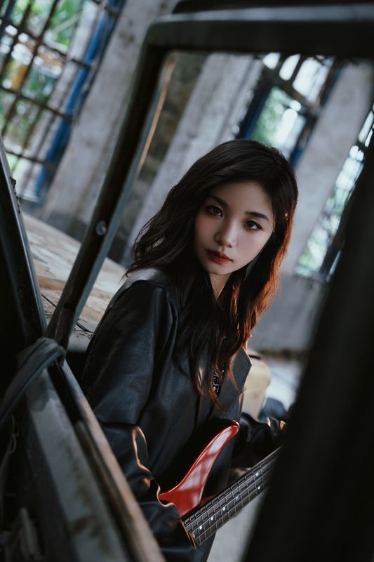 透明鱼yu – 《摇滚写真》[15P] - 机器猫次元