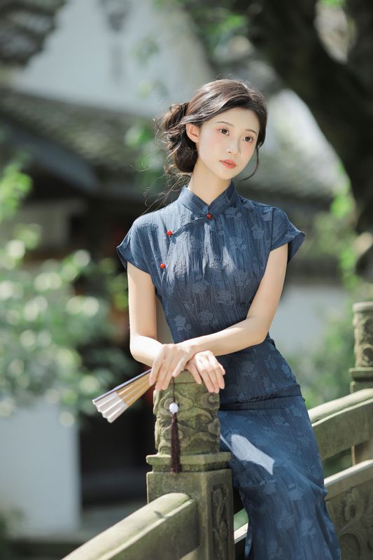 一口烧麦 - 《她身上有淡淡的书香气》[23P] - 机器猫次元 - 机器猫次元