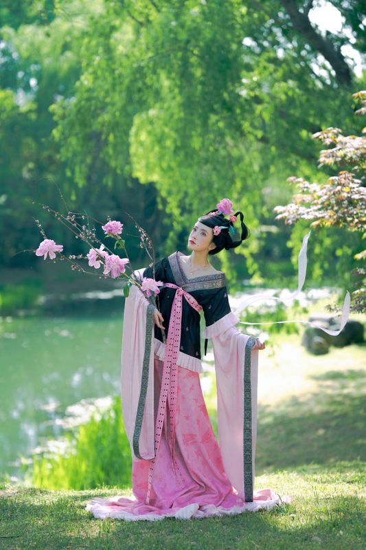 桃迟 – 《倾杯序–芍药》[12P] - 机器猫次元