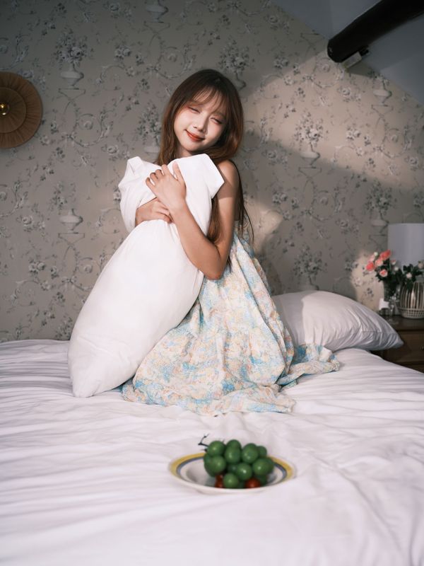 醒醒 – 《起床梳洗的阁楼少女》[25P] - 机器猫次元
