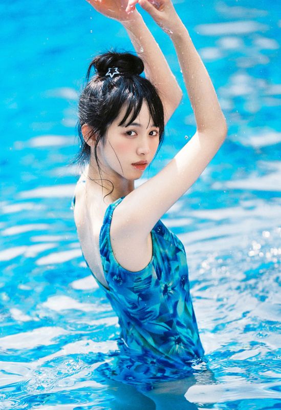 快乐苏苏 – 《夏日泳池》[15P]
