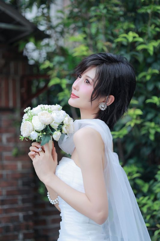 《穿上婚纱去当甜心》[13P] - 机器猫次元