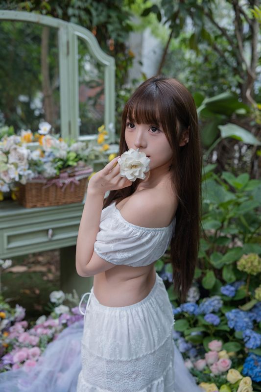 不吃雪糕 – 《花园里的松驰感》[69P] - 机器猫次元