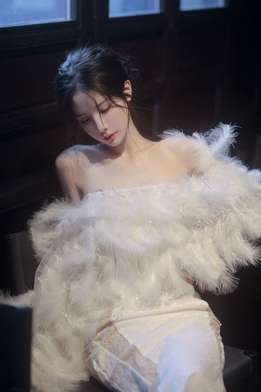西瓜猪酱 – 《白月光》[23P]