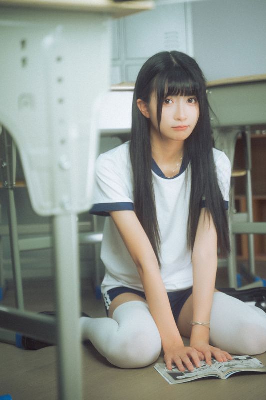 vv大王 – 《体操服》[17P] - 机器猫次元