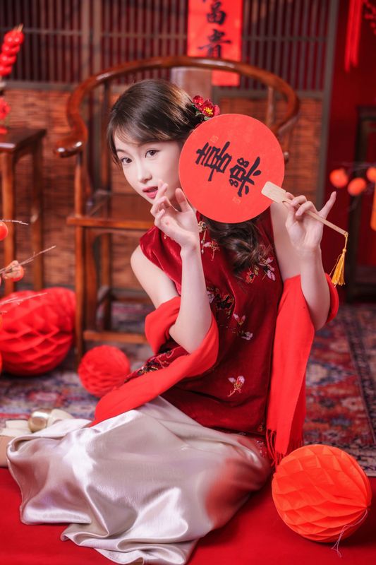 小邱 – 《新年红衣女少女》[12P] - 机器猫次元