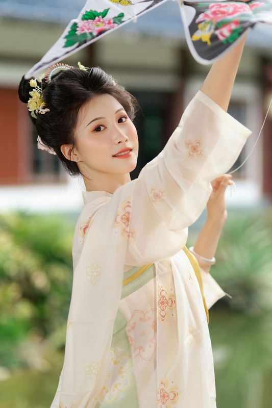 《初夏风渐软，闲趁晴日放纸鸢》[10P] - 机器猫次元