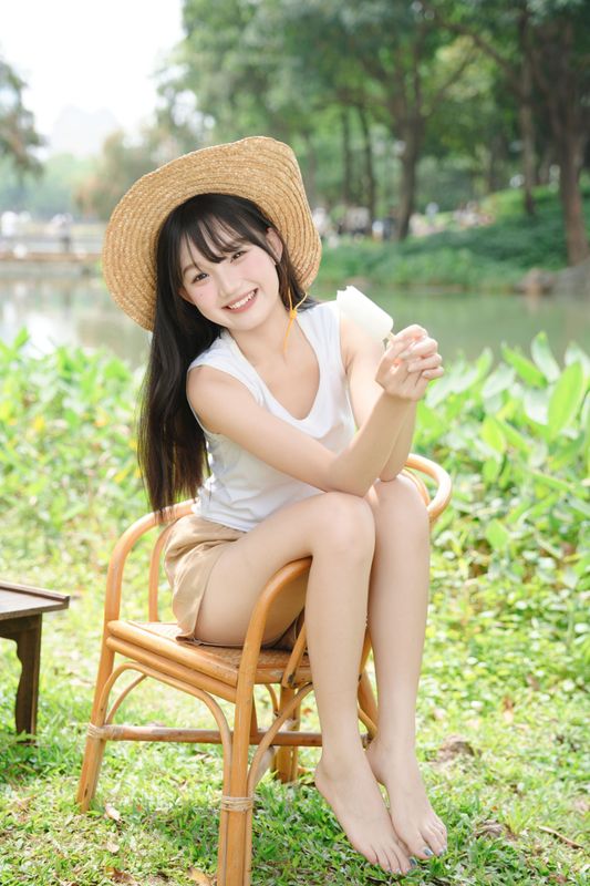 《可爱草帽少女》[10P] - 机器猫次元 - 机器猫次元