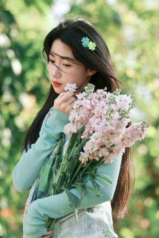 《春风穿过发梢，也穿过这片绿意与花香》[12P] - 机器猫次元
