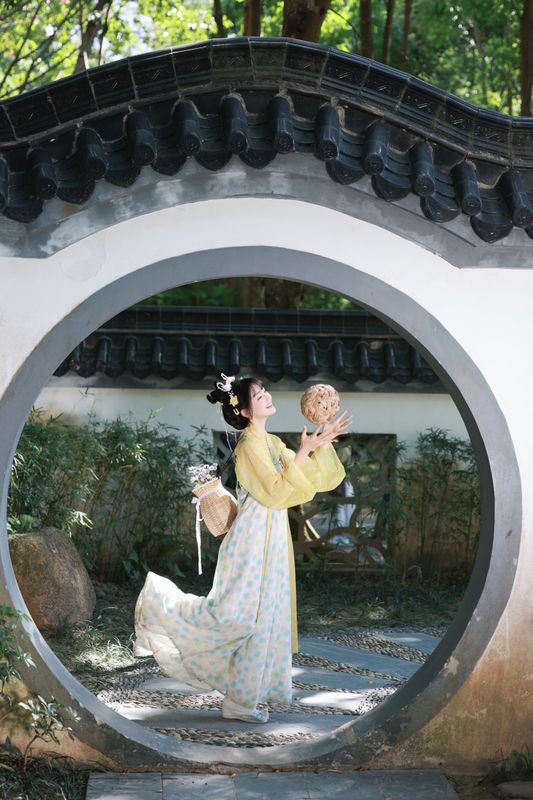 《蹴鞠与竹篮，藏着汉服少女的夏日心事》[12P] - 机器猫次元