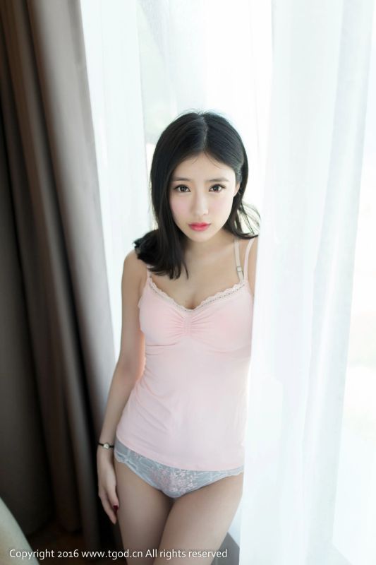 施忆佳KITTY酱《粉色吊带小短裙》 推女神@尤蜜荟 - 机器猫次元